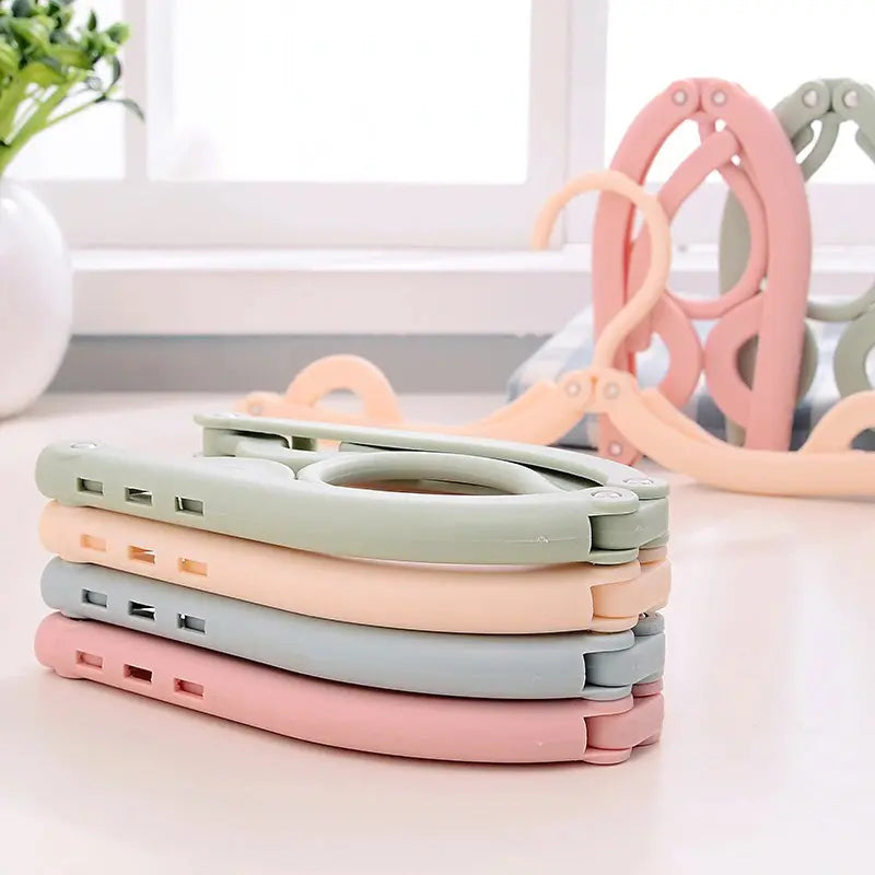 Sammenleggbar kleshenger